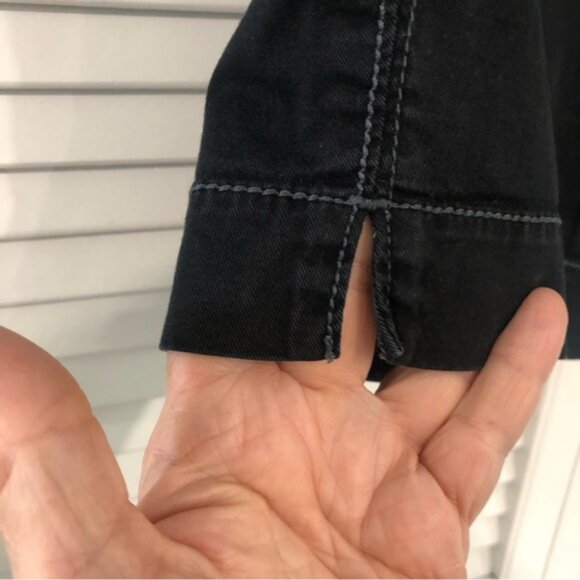 Vintage Guess Khaki Shorts - Picture 4 of 11